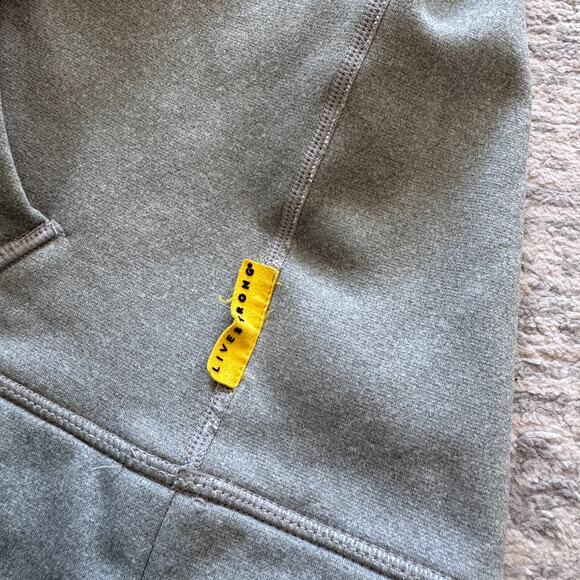 Nike Therma-Fit Pullover Hoodie Livestrong Be Invincible Gray‎ Womens Size M - Picture 7 of 12